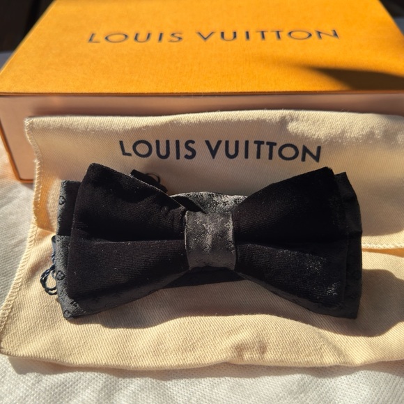 🔥HOLIDAY 25’🔥💯🆕 RARE LOUIS VUITTON MONOGRAM VELVET NOIR BLACK BOW TIE STUNNING - Picture 6 of 16
